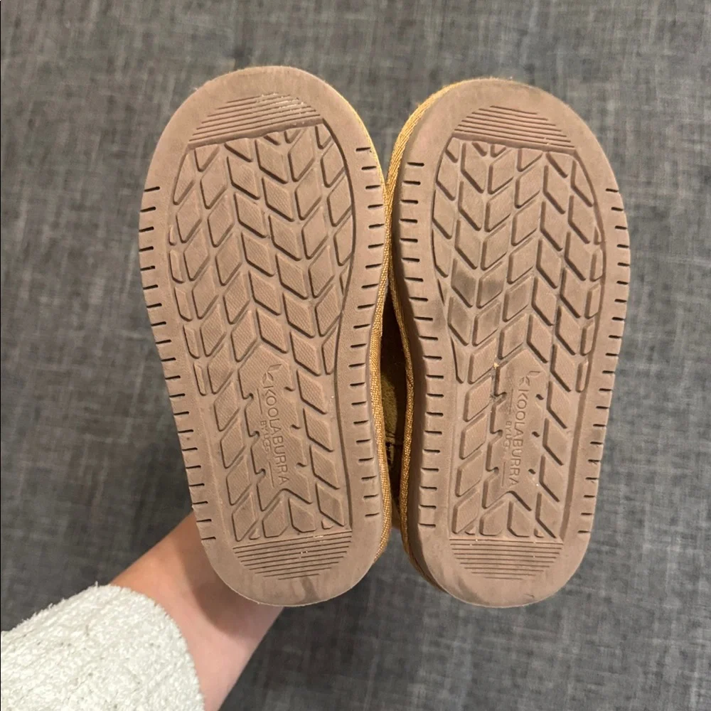 Koolaburra by UGG Kids T Koola Mini Boot Chestnut – Size US 9 (EU 26)